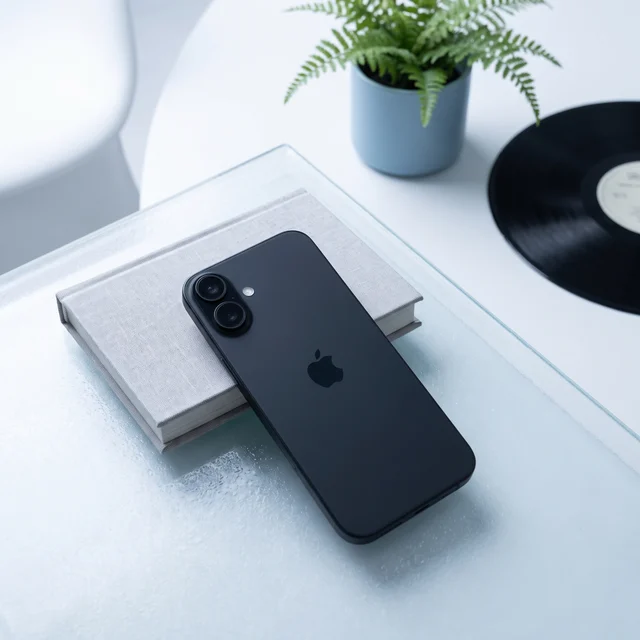 Lifestyle shot of Apple iPhone 16 Plus Black in use