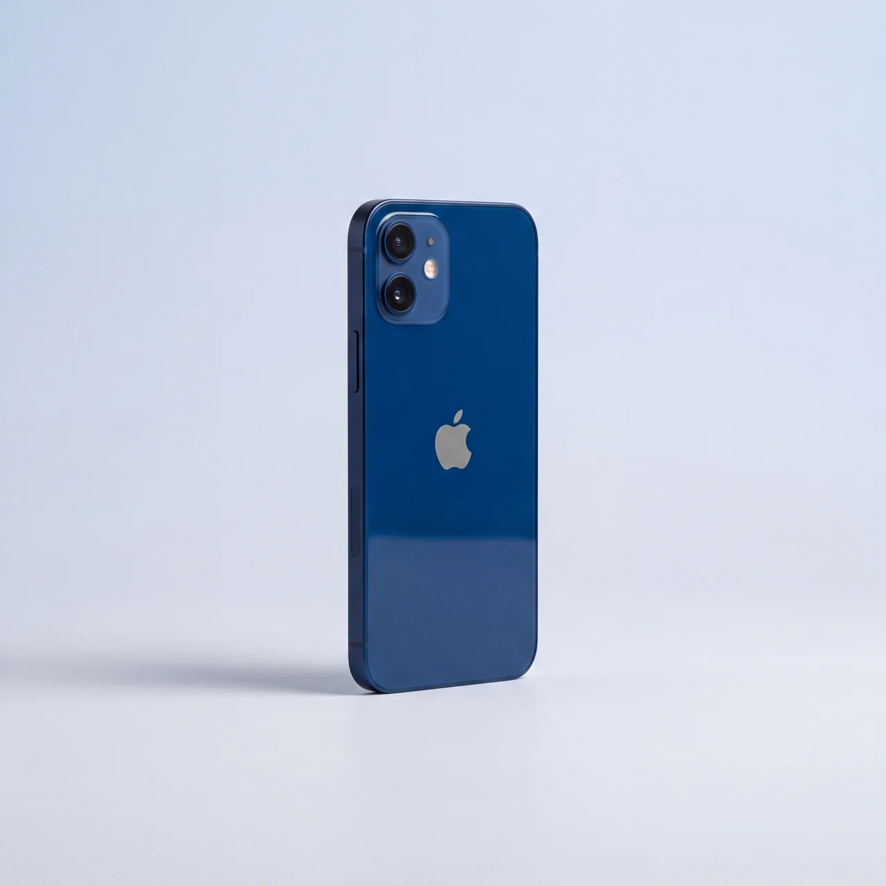 Sell your iPhone 12 to mendmyi for cash, paid the same day